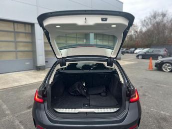 BMW 3 SERIES 2.0 330e 12kWh SE Pro Touring 5dr Petrol Plug-in Hybrid Auto xDr