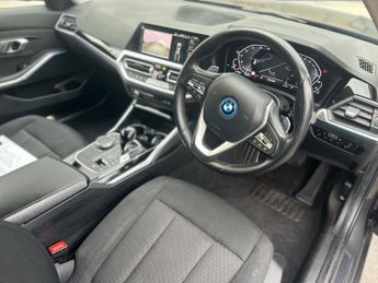 BMW 3 SERIES 2.0 330e 12kWh SE Pro Touring 5dr Petrol Plug-in Hybrid Auto xDr