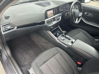 BMW 3 SERIES 2.0 330e 12kWh SE Pro Touring 5dr Petrol Plug-in Hybrid Auto xDr