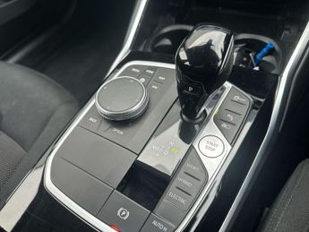 BMW 3 SERIES 2.0 330e 12kWh SE Pro Touring 5dr Petrol Plug-in Hybrid Auto xDr