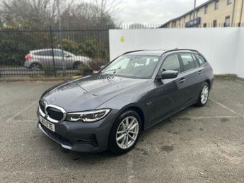 BMW 3 SERIES 2.0 330e 12kWh SE Pro Touring 5dr Petrol Plug-in Hybrid Auto xDr