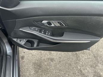 BMW 3 SERIES 2.0 330e 12kWh SE Pro Touring 5dr Petrol Plug-in Hybrid Auto xDr