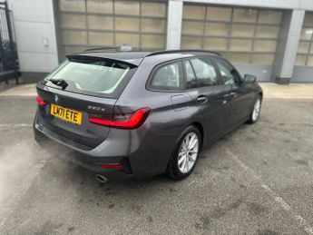 BMW 3 SERIES 2.0 330e 12kWh SE Pro Touring 5dr Petrol Plug-in Hybrid Auto xDr