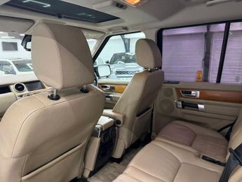 LAND ROVER DISCOVERY 4 3.0 TD V6 HSE SUV 5dr Diesel Auto 4WD Euro 4 (245 ps)