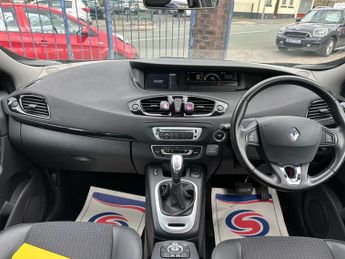 RENAULT SCENIC 1.5 dCi Dynamique TomTom MPV 5dr Diesel EDC Euro 5 (110 ps)