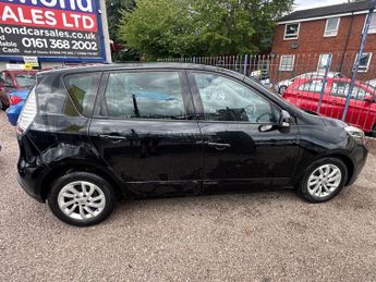 RENAULT SCENIC 1.5 dCi Dynamique TomTom MPV 5dr Diesel EDC Euro 5 (110 ps)