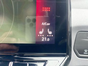 VOLKSWAGEN ID.3 Pro Performance 58kWh Life Hatchback 5dr Electric Auto (204 ps)