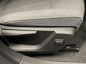 RENAULT MEGANE E-TECH 60kWh equilibre Hatchback 5dr Electric Auto (optimum charge) (22