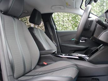 PEUGEOT E-208 50kWh Allure Premium + Hatchback 5dr Electric Auto (7kW Charger)
