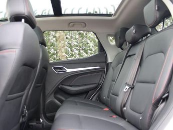 MG MG ZS 51.1kWh Trophy SUV 5dr Electric Auto (176 ps)