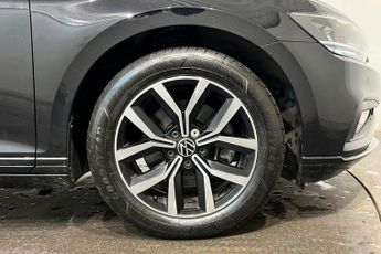 VOLKSWAGEN PASSAT 1.5 TSI EVO SEL Estate 5dr Petrol DSG Euro 6 (s/s) (150 ps) Fron