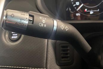 LAND ROVER DISCOVERY 3.0 D300 MHEV R-Dynamic HSE SUV 5dr Diesel Auto 4WD Euro 6 (s/s)