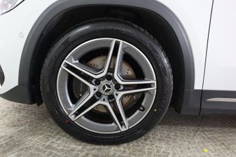 MERCEDES-BENZ GLA 2.0 GLA220d AMG Line (Premium Plus) 8G-DCT 4MATIC Euro 6 (s/s) 5