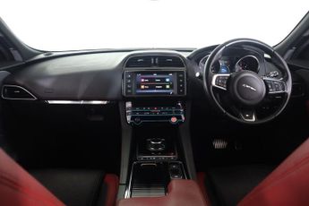JAGUAR F-PACE 3.0 D300 V6 S Auto AWD Euro 6 (s/s) 5dr