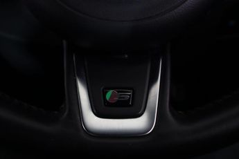 JAGUAR F-PACE 3.0 D300 V6 S Auto AWD Euro 6 (s/s) 5dr