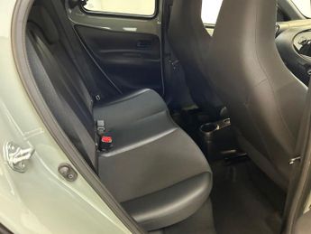 TOYOTA AYGO X 1.0 VVT-i Exclusive Hatchback 5dr Petrol x-shift Euro 6 (s/s) (7