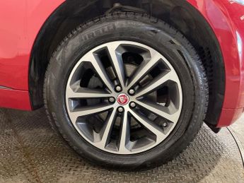 JAGUAR F-PACE 2.0 D180 R-Sport SUV 5dr Diesel Auto AWD Euro 6 (s/s) (180 ps)