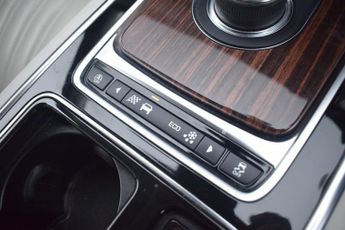 JAGUAR XF 2.0i Portfolio GPF Sportbrake 5dr Petrol Auto Euro 6 (s/s) (250 