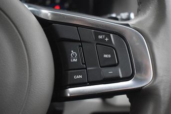 JAGUAR XF 2.0i Portfolio GPF Sportbrake 5dr Petrol Auto Euro 6 (s/s) (250 