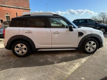 MINI COUNTRYMAN 1.5 Cooper Classic SUV 5dr Petrol Steptronic Euro 6 (s/s) (136 p