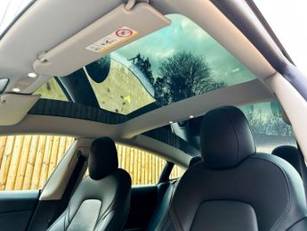 TESLA Model 3 (Dual Motor) Performance Saloon 4dr Electric Auto 4WDE (Performa