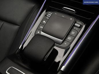MERCEDES-BENZ EQA EQA 250 66.5kWh Sport SUV 5dr Electric Auto (190 ps)