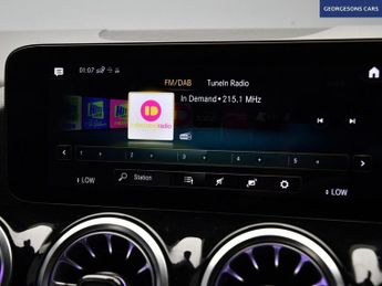 MERCEDES-BENZ EQA EQA 250 66.5kWh Sport SUV 5dr Electric Auto (190 ps)