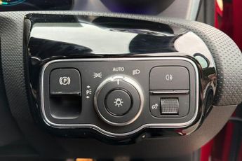 MERCEDES-BENZ A-CLASS 1.3 A250e 15.6kWh AMG Line (Premium 2) Saloon 4dr Petrol Plug-in