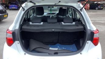TOYOTA YARIS 1.5 VVT-h Icon Tech Hatchback 5dr Petrol Hybrid E-CVT Euro 6 (s/