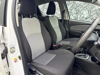 TOYOTA YARIS 1.5 VVT-h Icon Tech Hatchback 5dr Petrol Hybrid E-CVT Euro 6 (s/