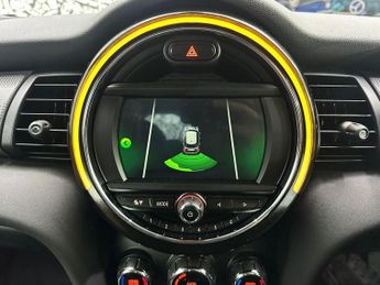 MINI HATCH 1.5 Cooper Hatchback 5dr Petrol Steptronic Euro 6 (s/s) (136 ps)