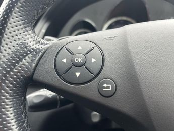 MERCEDES-BENZ E-CLASS 3.0 E350 CDI V6 BlueEfficiency Sport Saloon 4dr Diesel G-Tronic 