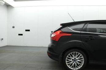 FORD FOCUS 1.6 Zetec Hatchback 5dr Petrol Manual Euro 5 (125 ps)