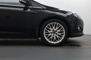 FORD FOCUS 1.6 Zetec Hatchback 5dr Petrol Manual Euro 5 (125 ps)