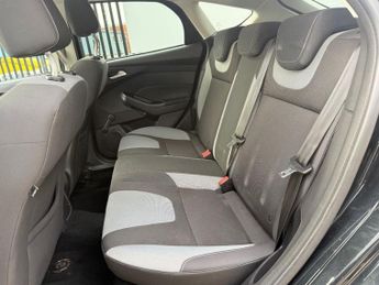 FORD FOCUS 1.6 Zetec Hatchback 5dr Petrol Manual Euro 5 (125 ps)