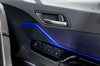 TOYOTA C-HR 1.8 VVT-h Dynamic SUV 5dr Petrol Hybrid CVT Euro 6 (s/s) (122 ps