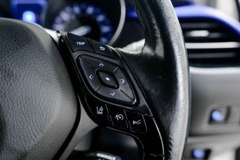 TOYOTA C-HR 1.8 VVT-h Dynamic SUV 5dr Petrol Hybrid CVT Euro 6 (s/s) (122 ps