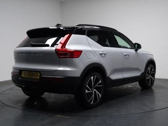 VOLVO XC40 2.0 B4 MHEV R-Design Pro SUV 5dr Petrol Hybrid Auto Euro 6 (s/s)
