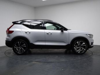 VOLVO XC40 2.0 B4 MHEV R-Design Pro SUV 5dr Petrol Hybrid Auto Euro 6 (s/s)