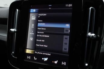 VOLVO XC40 2.0 B4 MHEV R-Design Pro SUV 5dr Petrol Hybrid Auto Euro 6 (s/s)