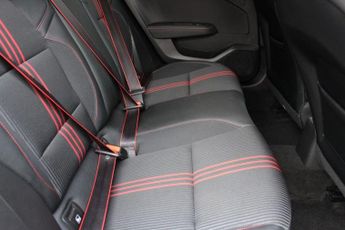 RENAULT CLIO 1.3 TCe RS Line Hatchback 5dr Petrol EDC Euro 6 (s/s) (130 ps)