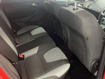 FORD FOCUS 1.0T EcoBoost Zetec Hatchback 5dr Petrol Manual Euro 5 (s/s) (10