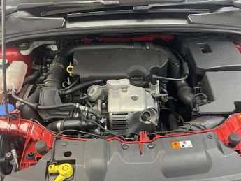 FORD FOCUS 1.0T EcoBoost Zetec Hatchback 5dr Petrol Manual Euro 5 (s/s) (10