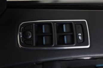 JAGUAR F-PACE 2.0 P300 300 Sport Auto AWD Euro 6 (s/s) 5dr