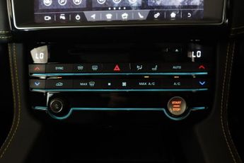JAGUAR F-PACE 2.0 P300 300 Sport Auto AWD Euro 6 (s/s) 5dr