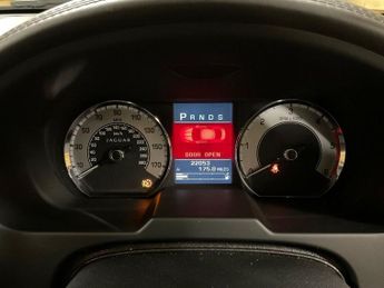 JAGUAR XF 3.0d S V6 Premium Luxury Saloon 4dr Diesel Auto Euro 5 (275 ps)