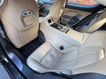 ASTON MARTIN RAPIDE 6.0 V12 Saloon 4dr Petrol T-TronicII Euro 5 (470 bhp)