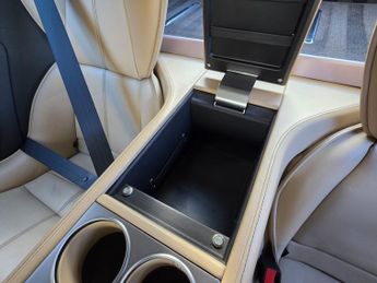 ASTON MARTIN RAPIDE 6.0 V12 Saloon 4dr Petrol T-TronicII Euro 5 (470 bhp)