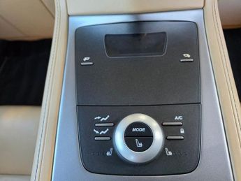 ASTON MARTIN RAPIDE 6.0 V12 Saloon 4dr Petrol T-TronicII Euro 5 (470 bhp)