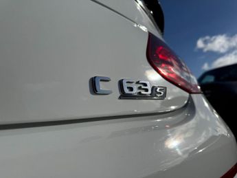 MERCEDES-BENZ C-CLASS 4.0 C63 V8 BiTurbo AMG S (Premium Plus) Coupe 2dr Petrol SpdS MC